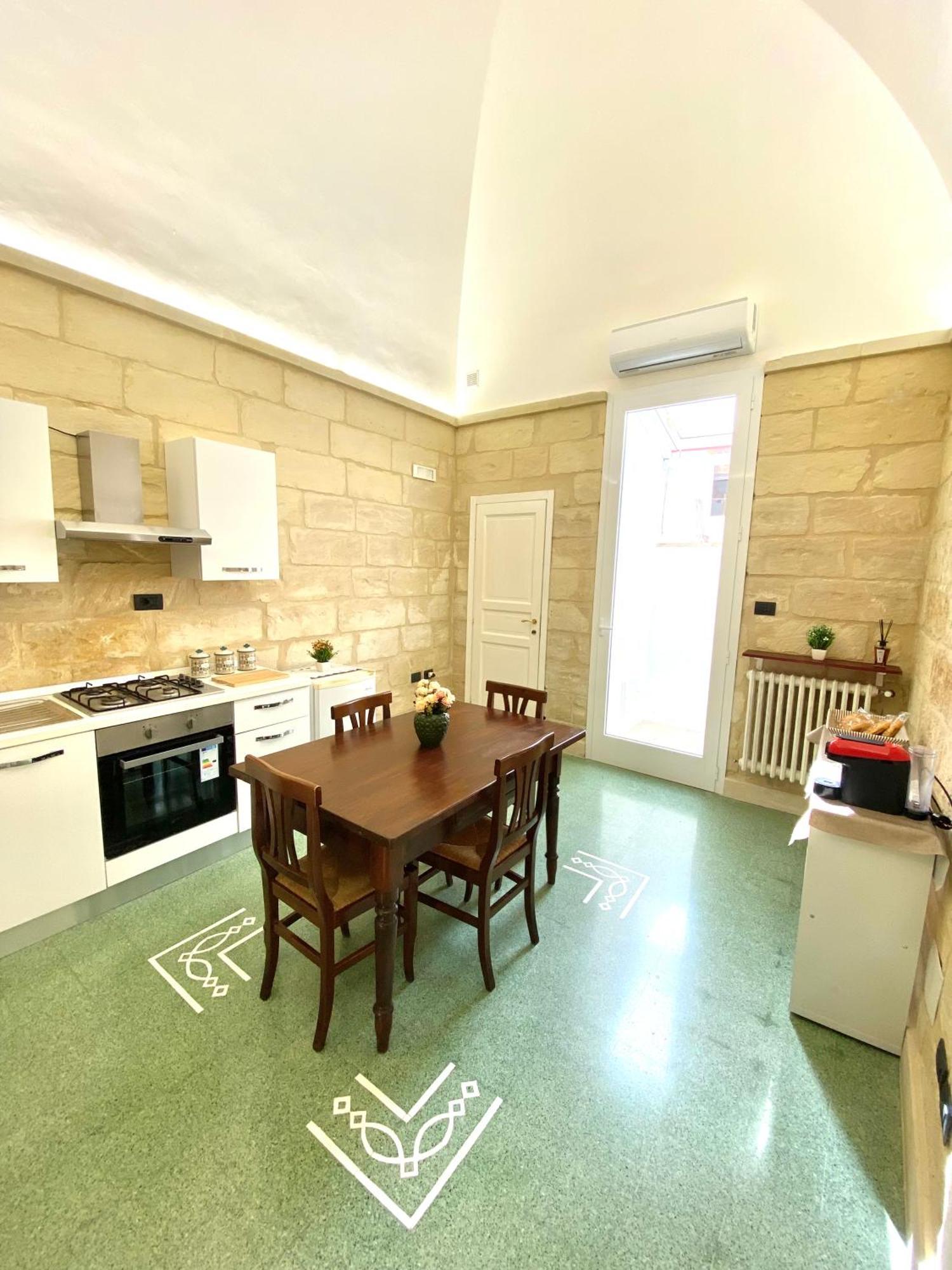 Appartamento Vohis Luxury House - Fast Wi-Fi & Easy Parking Lecce Esterno foto